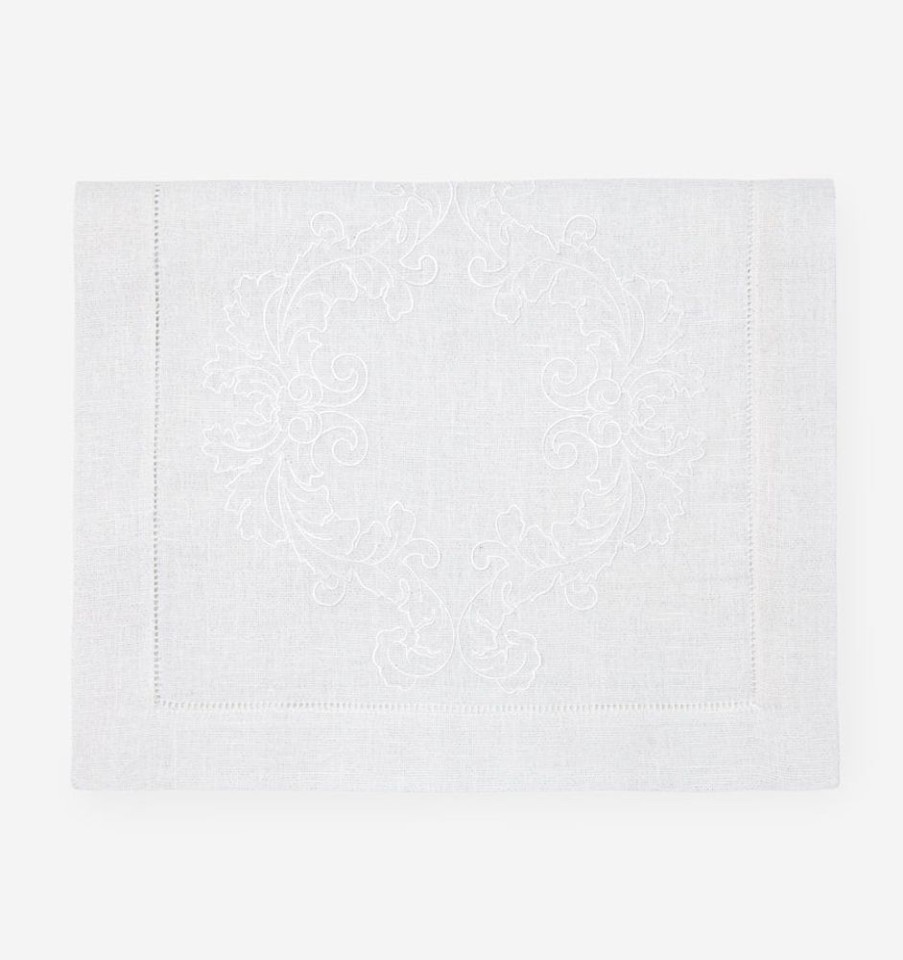 Decorate SFERRA Holiday Decor | Tissi Table Runner