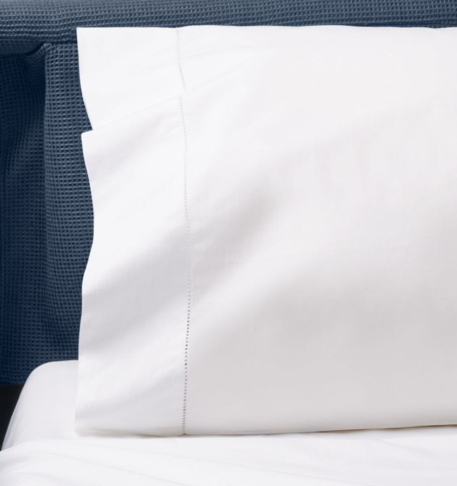 Bedding SFERRA | American Leather® Comfort Sleeper Pillowcases White